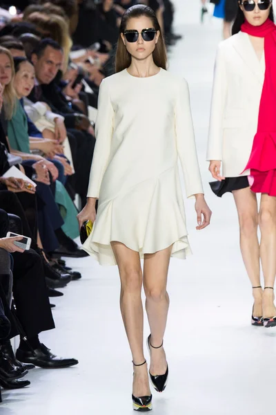 Look 10